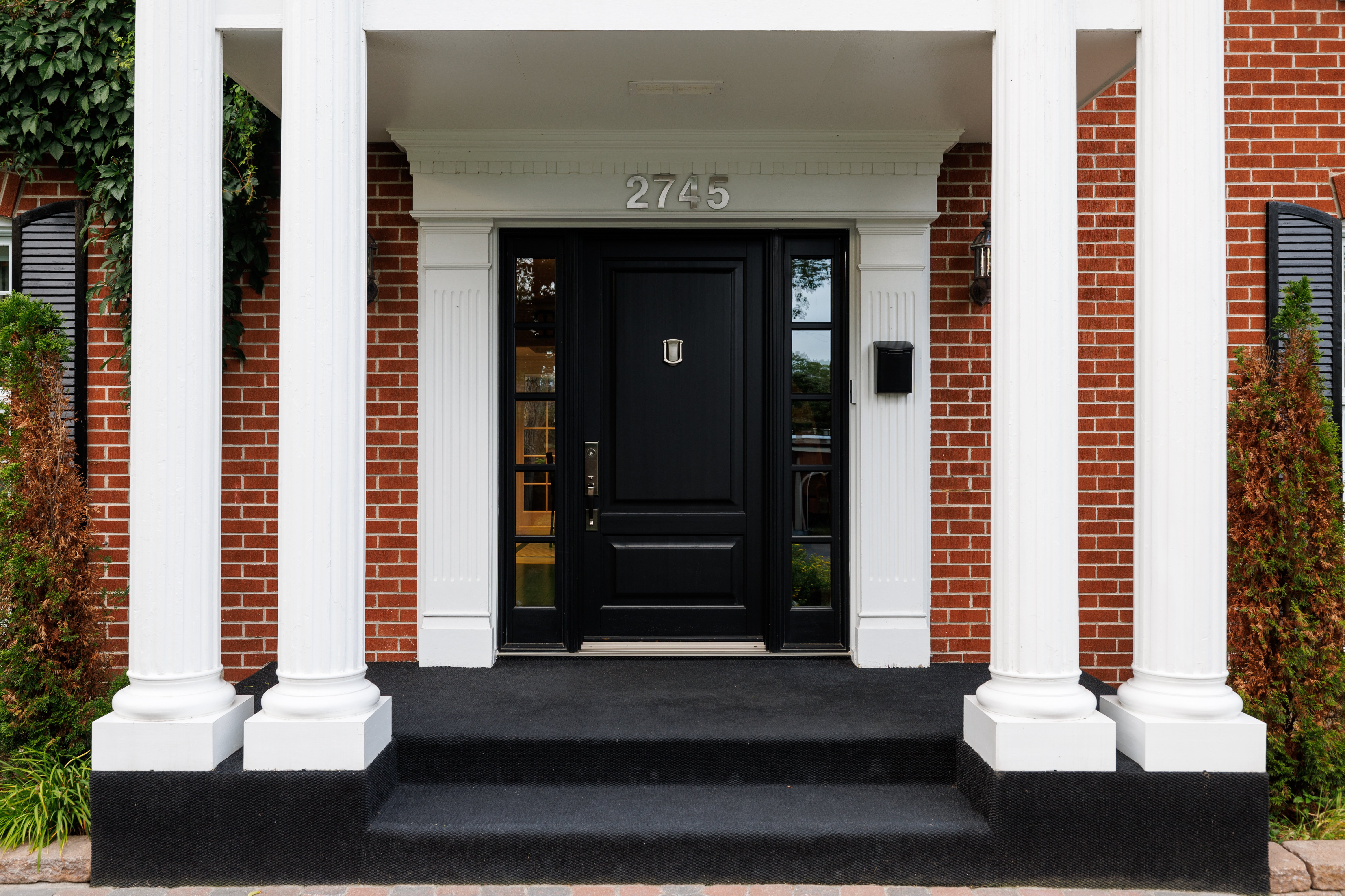 Porte entr&eacute;e
